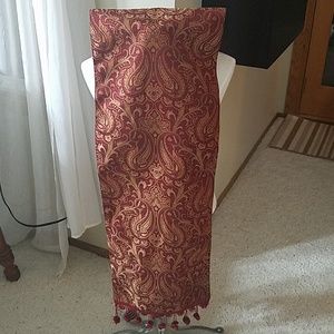 Paisley Table Runner